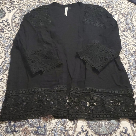 NY Collection Tops - EUC Lacy Cardigan